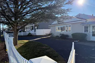 613 Madison Ave, Lindenhurst, NY 11757 - Photo 14