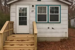 27 Middle Line Ave, Medford, NY 11763 - Photo 6