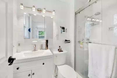 270 Victory Boulevard, New Rochelle, NY 10804 - Photo 18