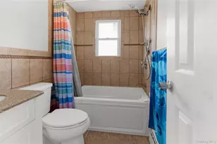 9 Farragut Ave, Bay Shore, NY 11706 - Photo 12