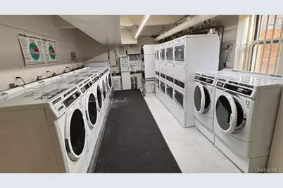 141-05 Pershing Crescent #416, Briarwood, NY 11435 - Photo 12