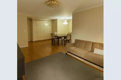 141-05 Pershing Crescent #416, Briarwood, NY 11435 - Photo 4