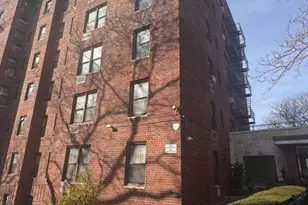 141-05 Pershing Crescent, Briarwood, NY 11435 - Photo 16