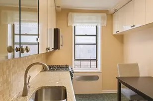 141-05 Pershing Crescent, Briarwood, NY 11435 - Photo 8