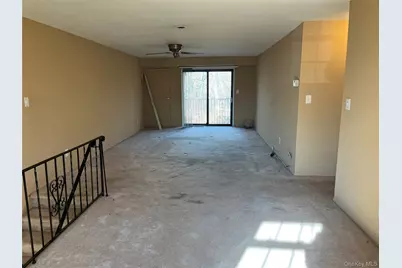 45 Newbrook Lane #45, Bay Shore, NY 11706 - Photo 4