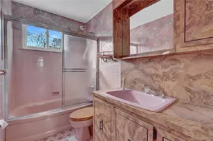 101 Beverly Pl, Levittown, NY 11756 - Photo 16