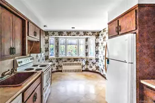 101 Beverly Pl, Levittown, NY 11756 - Photo 8