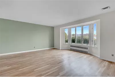 101 Beverly Place, Levittown, NY 11756 - Photo 4