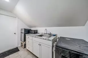 98 Miriam St, Valley Stream, NY 11581 - Photo 16