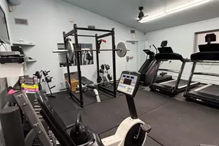 2435 Union Blvd, Islip, NY 11751 - Photo 16