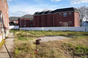 25-21 127th St, Flushing, NY 11354 - Photo 4