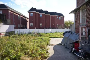 25-21 127th St, Flushing, NY 11354 - Photo 8