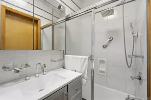 20-15 Menahan St, Ridgewood, NY 11385 - Photo 30