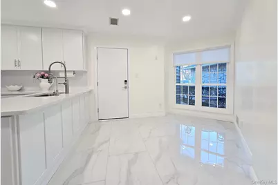 31 Hampshire Court #31, Holbrook, NY 11741 - Photo 8