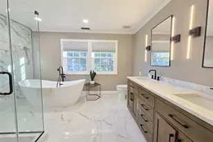 31 Hampshire Ct, Holbrook, NY 11741 - Photo 18