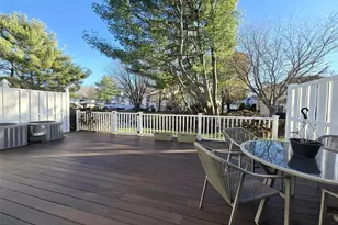 31 Hampshire Ct, Holbrook, NY 11741 - Photo 26