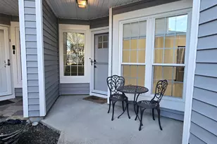 31 Hampshire Ct, Holbrook, NY 11741 - Photo 2