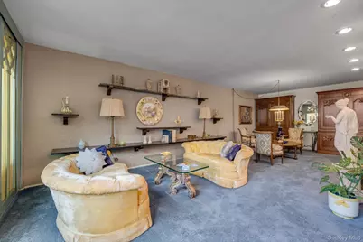 75-34 Bell Blvd #1c, Bayside, NY 11364 - Photo 2