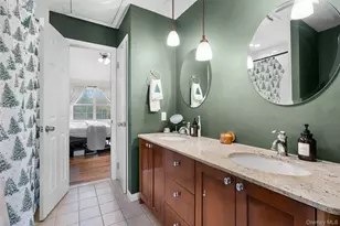 8 Sunridge Ln, Islip, NY 11751 - Photo 14