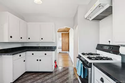 444 Carnation Avenue, Floral Park, NY 11001 - Photo 12