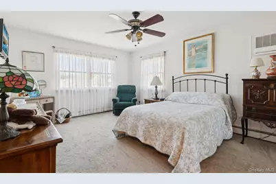 444 Carnation Avenue, Floral Park, NY 11001 - Photo 24