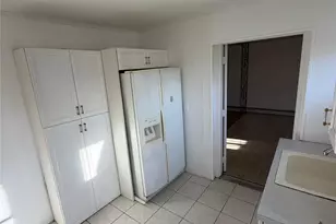 40 E Cherry St, Central Islip, NY 11722 - Photo 4