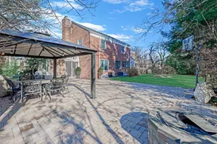 16 Wooleys Ln, Great Neck, NY 11023 - Photo 22