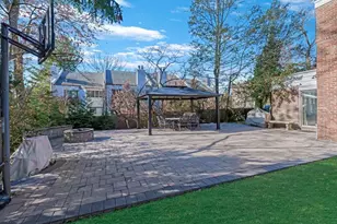 16 Wooleys Ln, Great Neck, NY 11023 - Photo 24