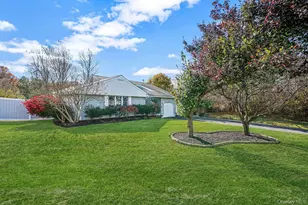 4 Malcolm St, Bellport, NY 11713 - Photo 4