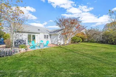 4 Malcolm Street, Bellport, NY 11713 - Photo 32