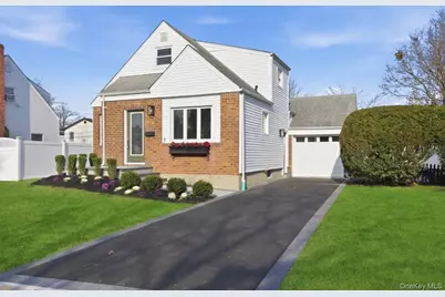 57 Remson Street, Valley Stream, NY 11580 - Photo 1