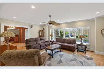 110 Florida Avenue, Commack, NY 11725 - Photo 6