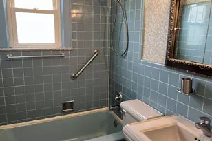 121 Campbell Ave, Williston Park, NY 11596 - Photo 18