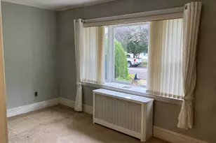 121 Campbell Ave, Williston Park, NY 11596 - Photo 10