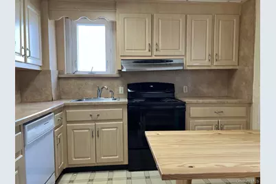 121 Campbell Avenue, Williston Park, NY 11596 - Photo 8