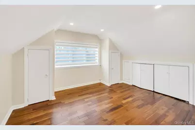 9 Sycamore Drive, Great Neck, NY 11021 - Photo 38