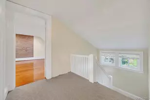 9 Sycamore Dr, Great Neck, NY 11021 - Photo 34