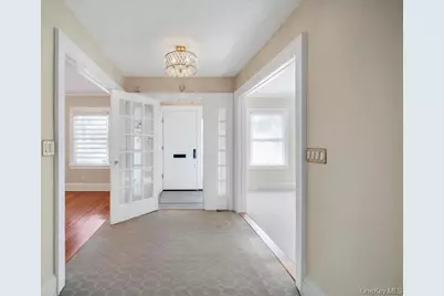 9 Sycamore Drive, Great Neck, NY 11021 - Photo 2