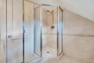 9 Sycamore Dr, Great Neck, NY 11021 - Photo 40