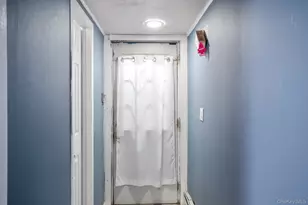 250 Spur Dr S, Bay Shore, NY 11706 - Photo 22