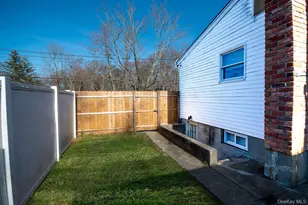 250 Spur Dr S, Bay Shore, NY 11706 - Photo 24