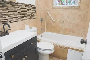 188 Forrest Pl, Bay Shore, NY 11706 - Photo 8