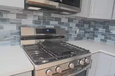 188 Forrest Place, Bay Shore, NY 11706 - Photo 16