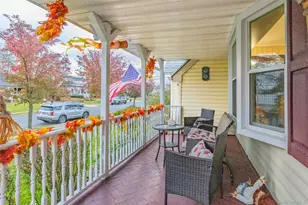 2906 Lawrence Dr, Wantagh, NY 11793 - Photo 4