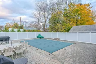 2906 Lawrence Dr, Wantagh, NY 11793 - Photo 28