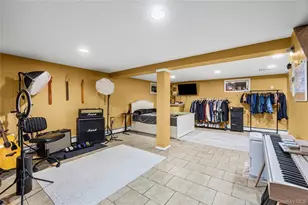 2906 Lawrence Dr, Wantagh, NY 11793 - Photo 24