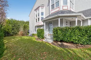 1 Parkridge Ct, Huntington, NY 11743 - Photo 2