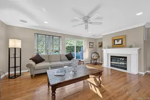 1 Parkridge Ct, Huntington, NY 11743 - Photo 4