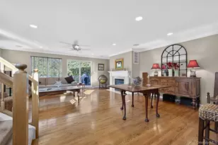 1 Parkridge Ct, Huntington, NY 11743 - Photo 6