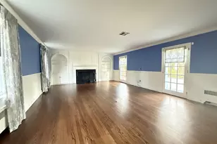 342 Woodbury Rd, Cold Spring Harbor, NY 11724 - Photo 6